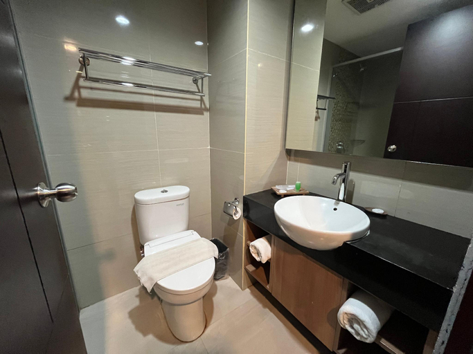 bathroom 10