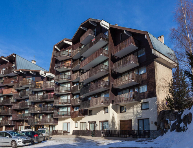 Exterior, Slope-side apartment with balcony views, Isère