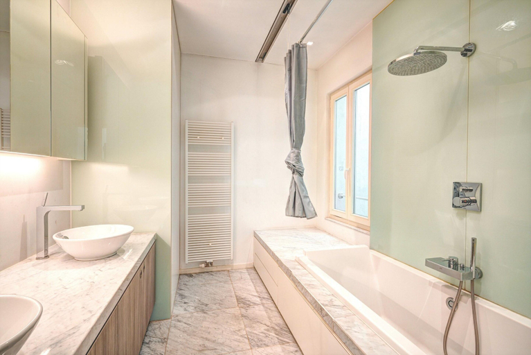 Bathroom 3, Saint Pauls Lodge 3-bedroom, Antwerpen