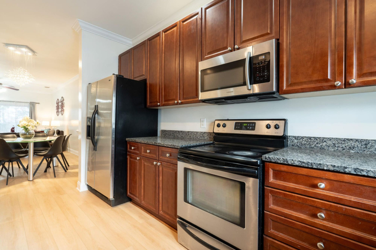 Room 2, Modern Charleston Getaway, Charleston