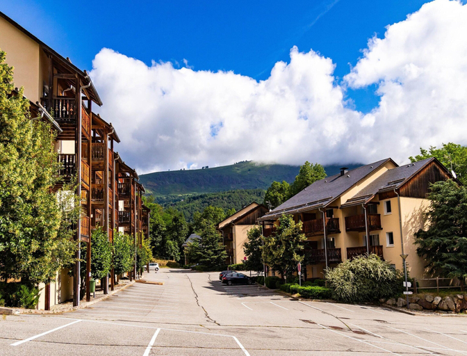 Exterior 4, Studio for 4 Near Pyrenees Ski Slopes, Ariège