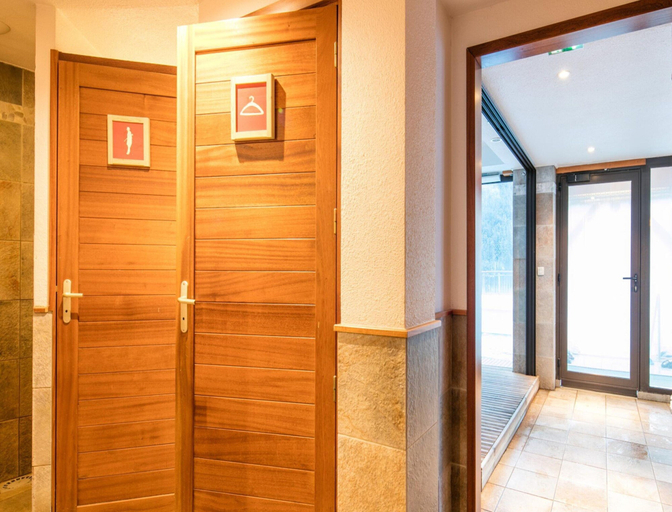 Interior 5, Attractive Apartment With Balcony/terrace, Savoie