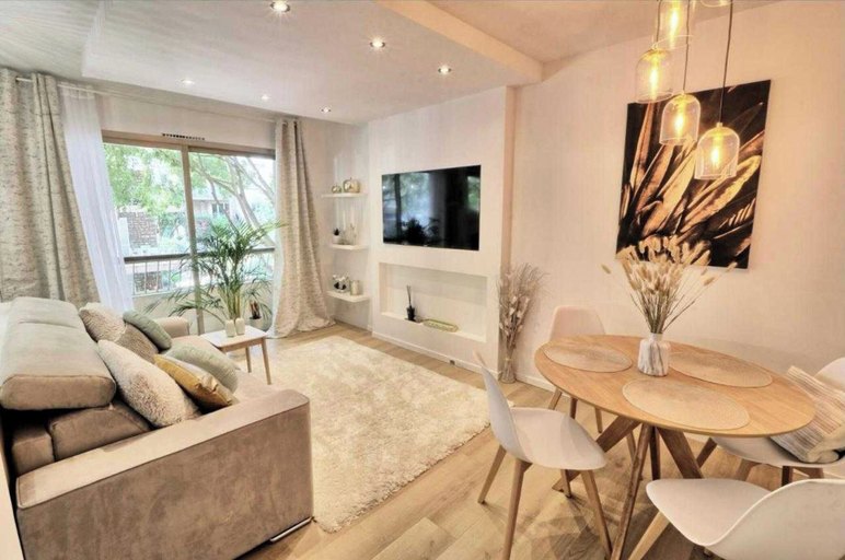 Living area 4, Cozy Apartment 1br/4p - La Croisette Cannes, Alpes-Maritimes