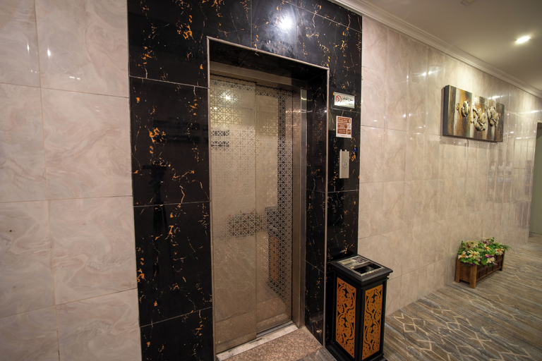 Bathroom 5, Swat Hotel Apartment, Dammam