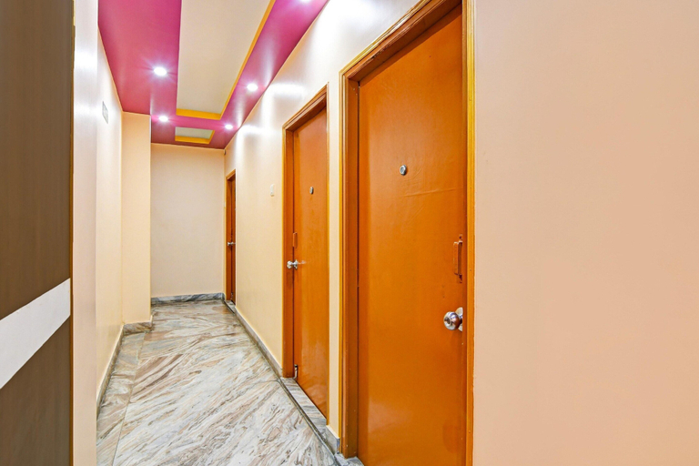 Interior 5, Deluxe Green Guest House, Hugli