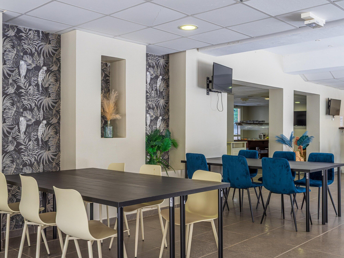 Dining 4, Spacious Chic Stay Near Golden Isles, Var