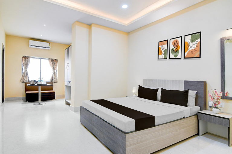 Room 4, Deluxecollection O Joka Industrial Plaza, South 24 Parganas