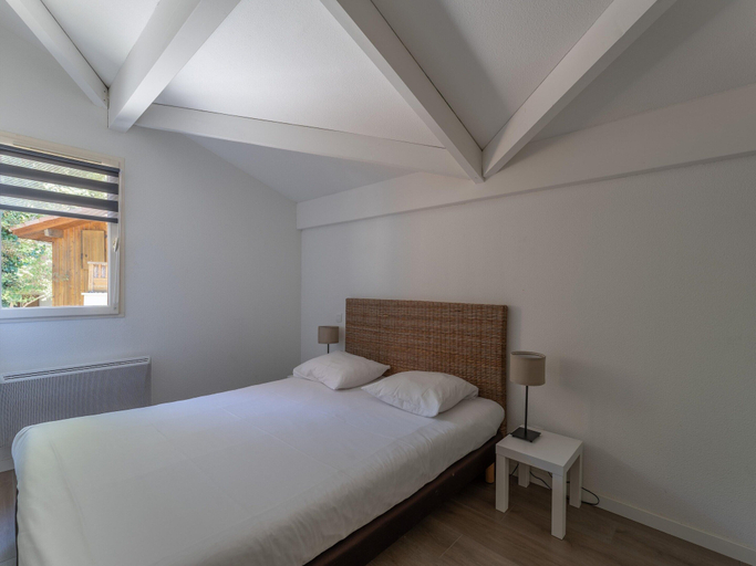 Room 5, 4-guest Stay Near Moutchic Beach, Gironde