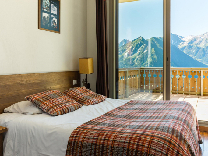 Room, Ski Chalet Apartment for 6, Hautes-Pyrénées