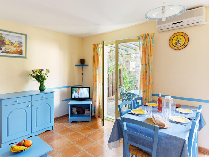 Living room, Charming Countryside Maisonette, Charente-Maritime