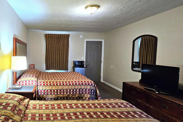 Bedroom 5, Budget Lodge by OYO Portland West, Multnomah