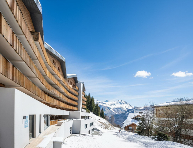Exterior 2, Base for 8 Near Alpe D'huez Slopes, Isère