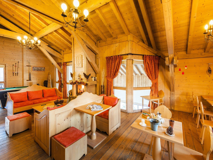 Living room 5, Stunning Mountain Chalet With Heated Pool, Haute-Savoie