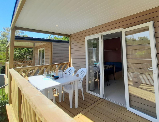 Balcony, Comfortable Coastal Stay for 4, Var