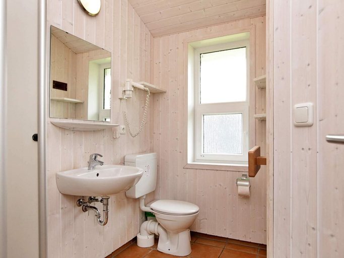 Bathroom, Holiday Home in GrÃ¶mmitz, Ostholstein