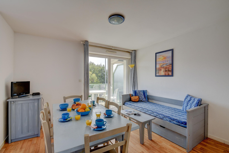 Living room, Coastal apartment near marina, Vendée