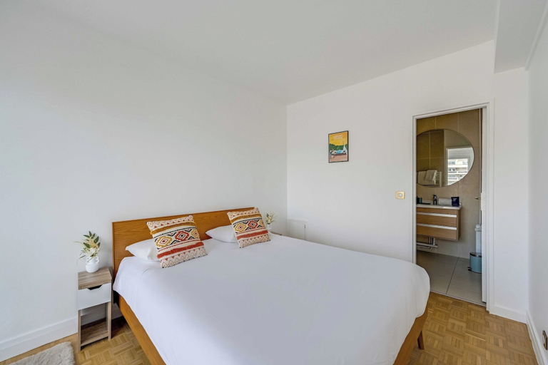 Room 2, Bright Flat - 1bdr/4p- Near Paris and La Defense, Hauts-de-Seine