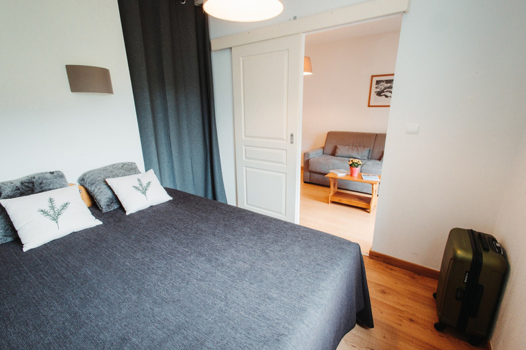 Room 2, Rental for 6 With Private Balcony, Ariège