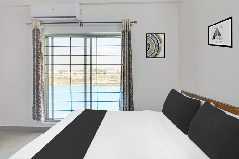 Room 2, Deluxe Park Inn, Chikmagalur