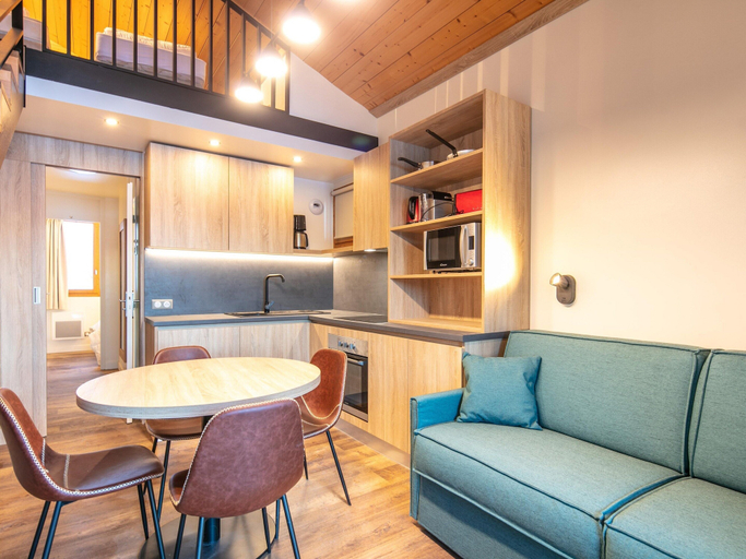 Private kitchen, Family Mountain Stay for Five, Savoie