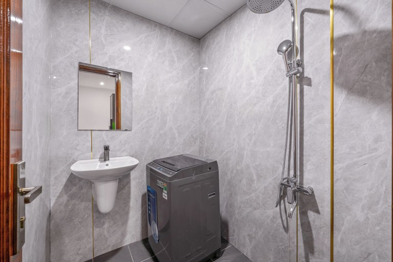 Bathroom 3, GG Hotel and Apartment, Da Nang