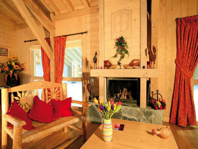 Living room 3, Samoëns Village Apartment for 4, Haute-Savoie