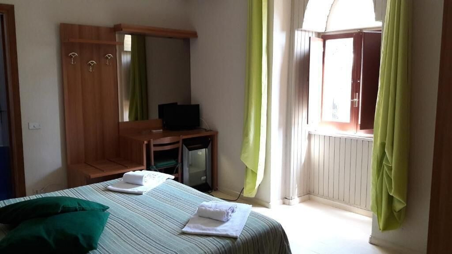 Bedroom 4, Hotel Residence Moneglia, Genova
