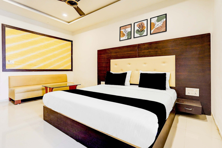 Room 2, Collection O Infocity Metro Station, Gandhinagar