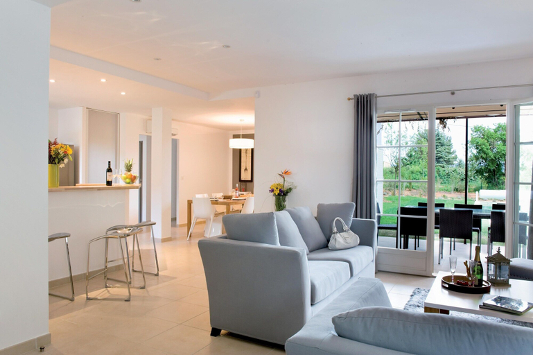 Living room 4, Luxury Luberon Villa With Pool for 10, Vaucluse