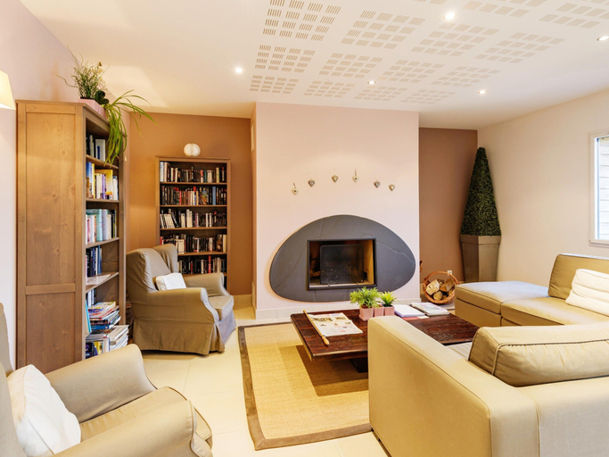 Living room 3, Coastal Apartment Escape in Cancale, Ille-et-Vilaine