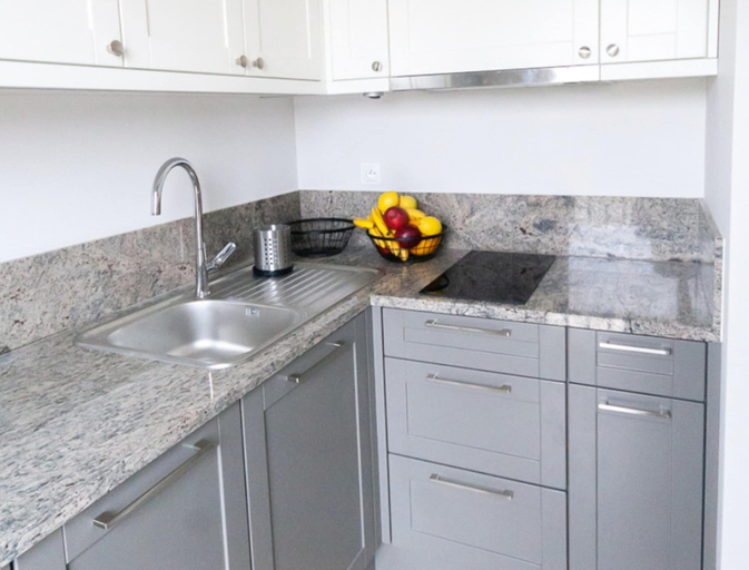Private kitchen 5, Romantic Apartment: Sea, Play & Relax, Kamień