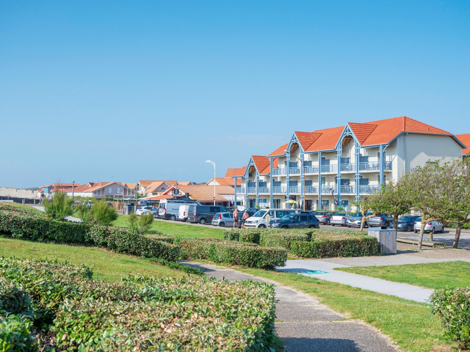 Exterior 2, Atlantic Coast Family Apartment, Landes