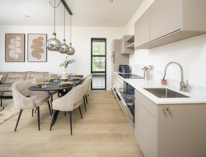 Private kitchen 4, Workum 6-person Beach Resort Home