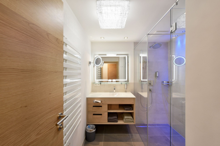 Bathroom 4, MOUNTAIN LUIS - HOTEL | SUITES | PENTHOUSES, Zell am See