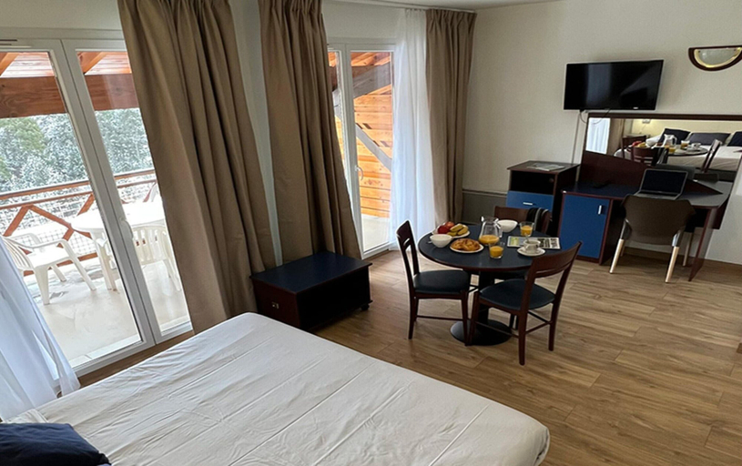 Room 5, 4-persons Studio With Balcony, Pyrénées-Orientales
