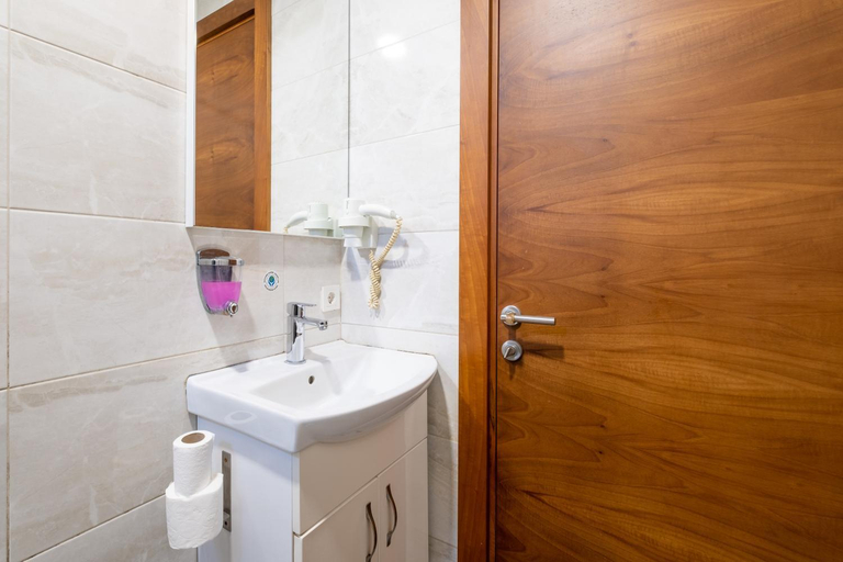 Bathroom 3, Dreams Istanbul Hotel, Fatih