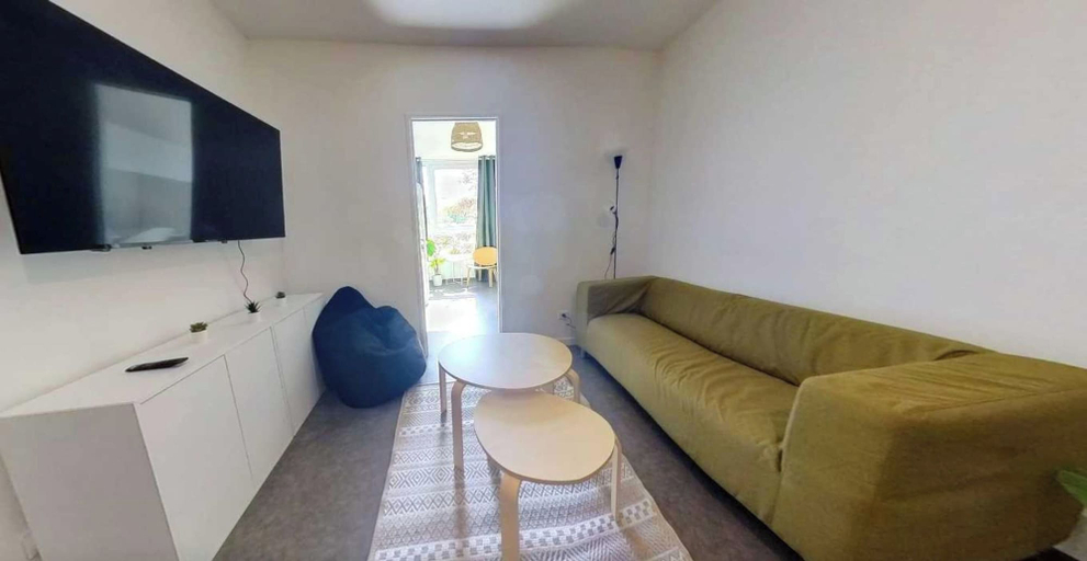 Living area 2, Private Room in a Shared Flat - Lyon 8 e, Rhône