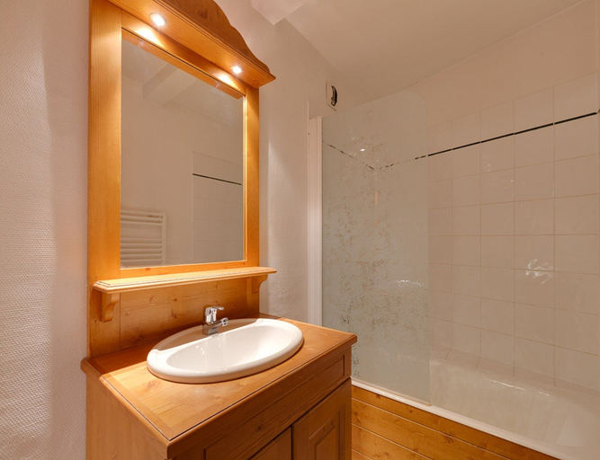 Bathroom 2, Snowfront Stay for Four Guests, Isère