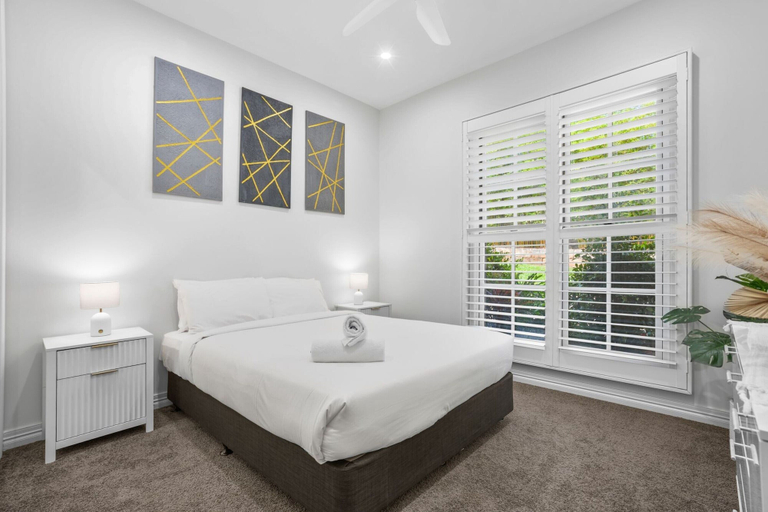 Room 3, Spacious 7-bed Family Home in Chapel Hill, Chapel Hill