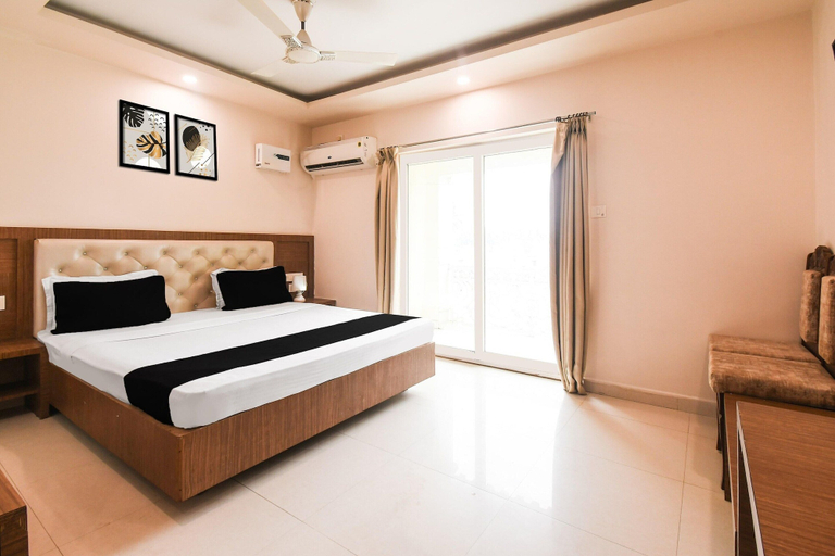 Room 3, Saver Single Hotel Subhadarshan, Puri