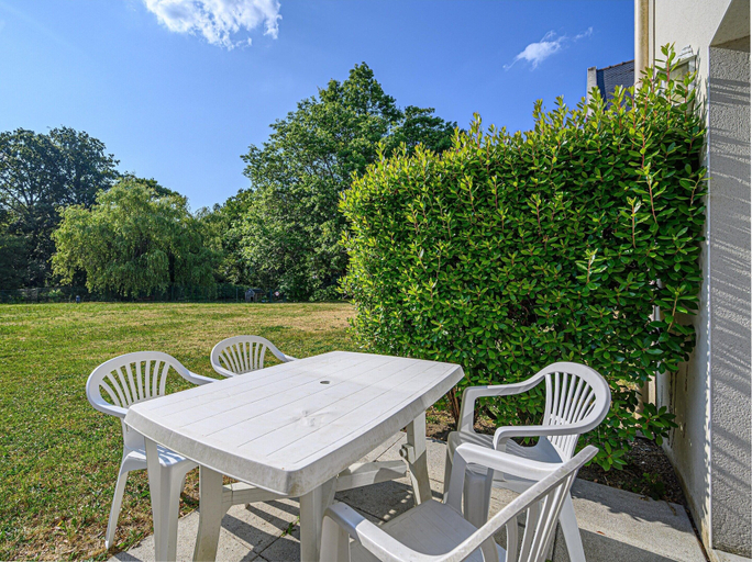 Balcony, 6-guest Spacious Apartment in Vannes, Morbihan