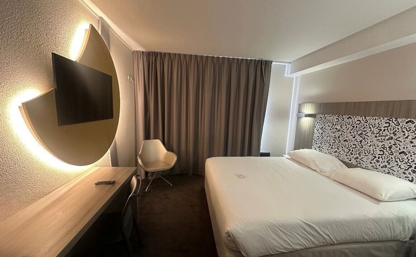 Bedroom 3, Ibis Styles Lyon Gorge de Loup Saphir, Rhône