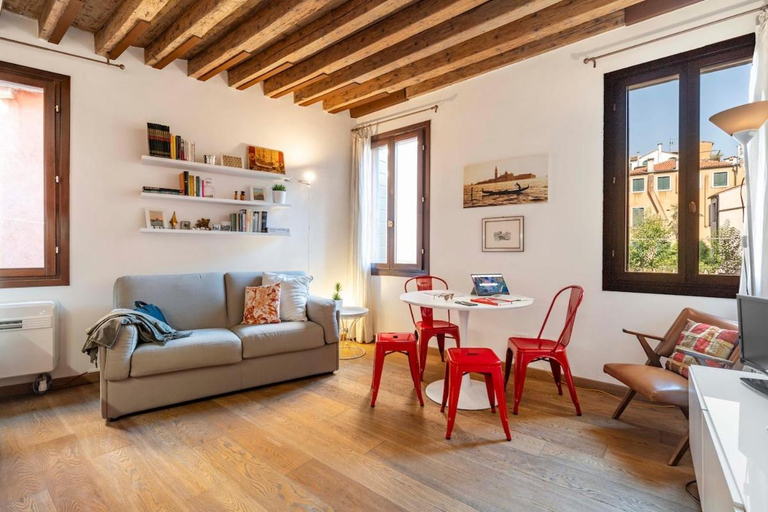 Others 4, Contemporary Apartment in Venice FF, Venezia
