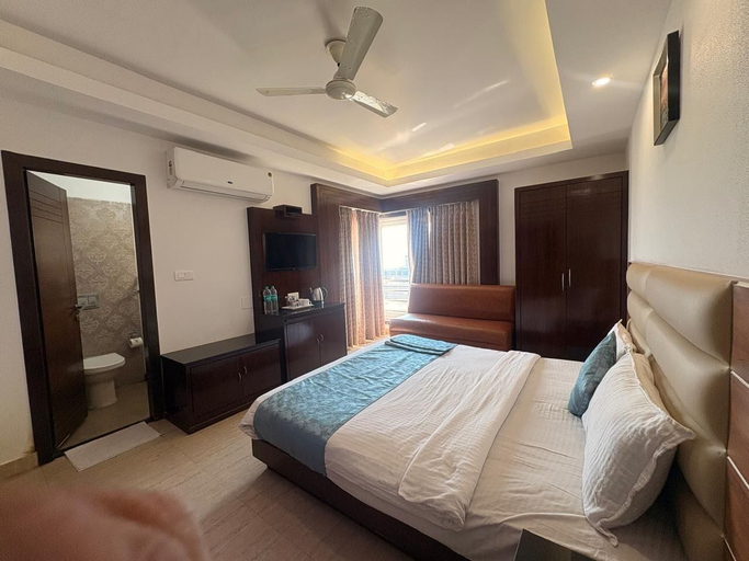 Room 3, Golden Rivera near Sea Beach, Puri