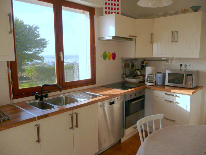 Private kitchen 3, Panoramic Sea View Retreat in Brittany, Finistère