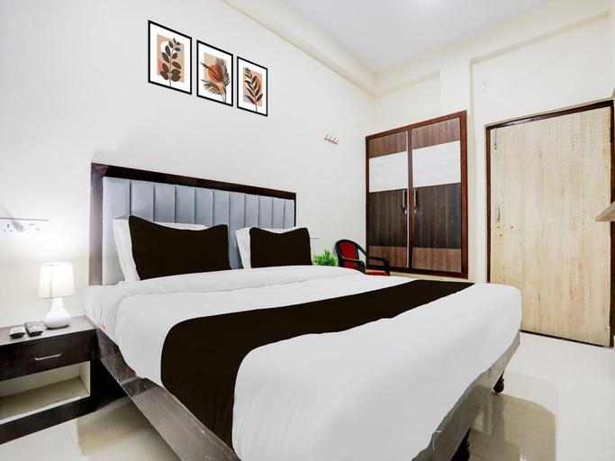 Room 4, Deluxegopal Singh Niwas, Varanasi