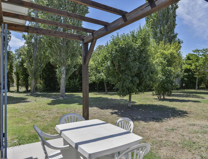 Balcony 4, Accessible Apartment for Four in Provence, Vaucluse