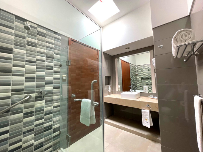 Bathroom 4, Ecce Inn, Silao