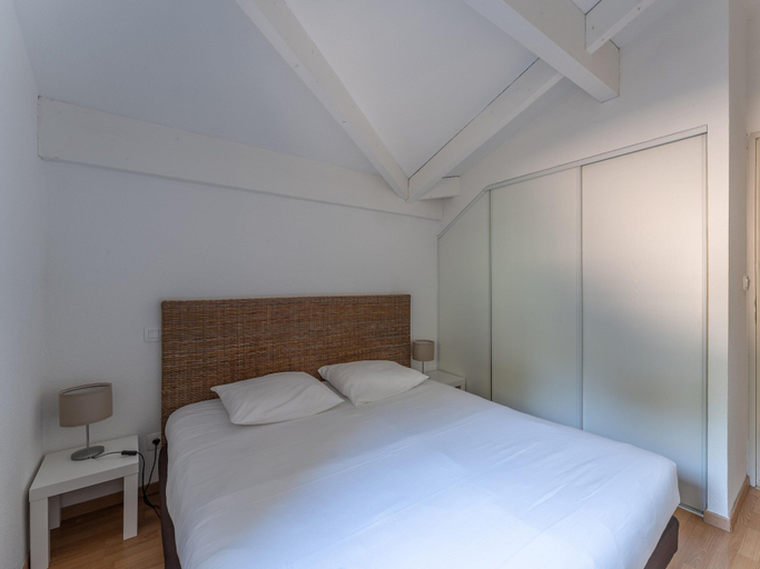Room 5, Chic Family Flat With Heated Pool, Gironde