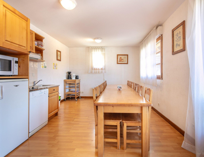 Dining 3, Duplex for 12 Near Lake Annecy, Haute-Savoie